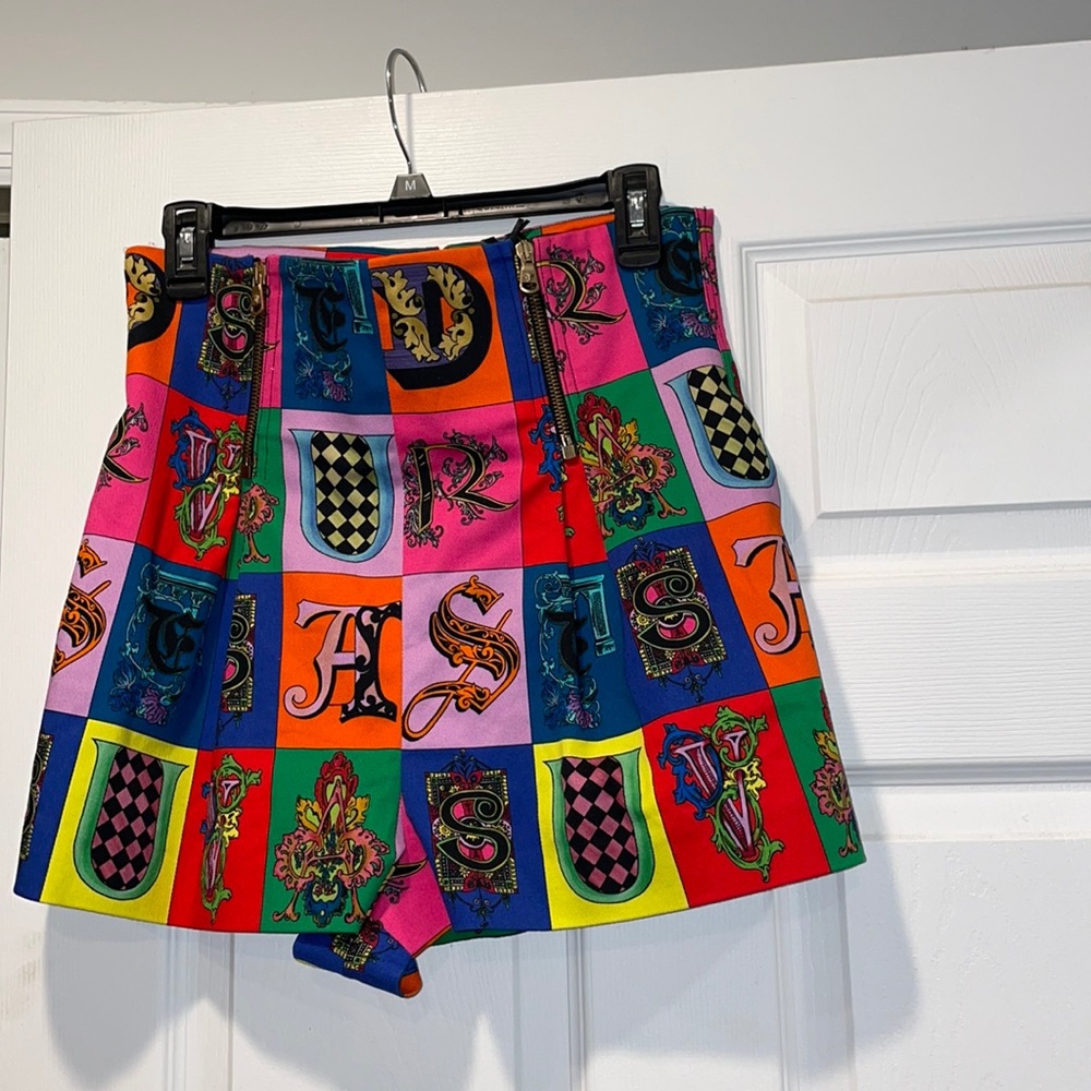Versace printed  short shorts